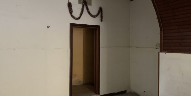 locale-con-corte-supino-fr-lepinia-immobiliare-2