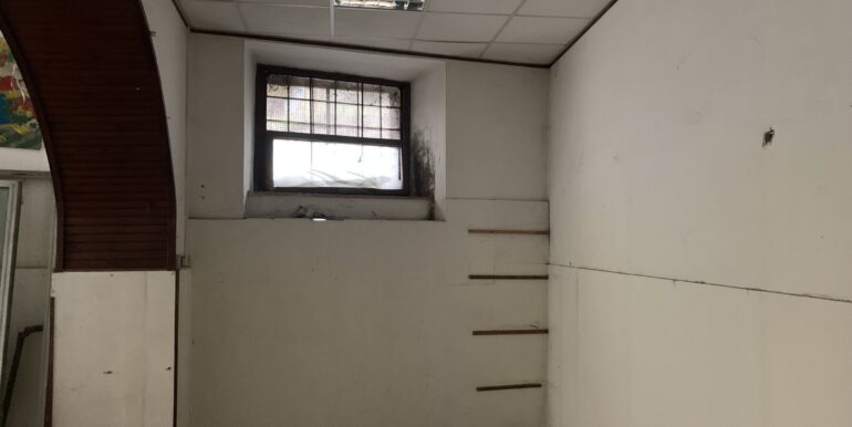 locale-con-corte-supino-fr-lepinia-immobiliare-3