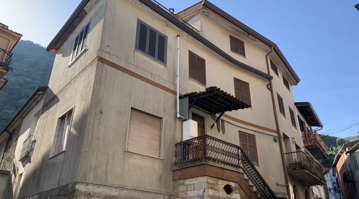 vendesi-casa-indipendente-via-ditalia-supino-lepinia-immobiliare (30)