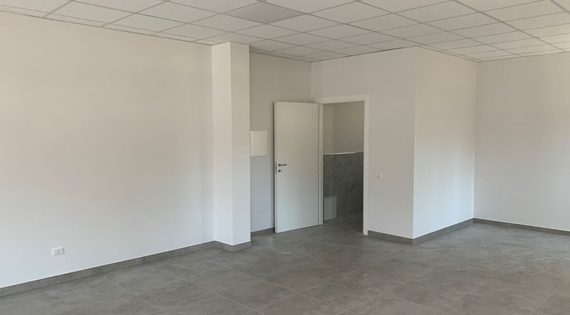 locazione-locale-commerciale-80-mq-supino-frosinone-4-strade-morolense-lepinia-immobiliare (10)