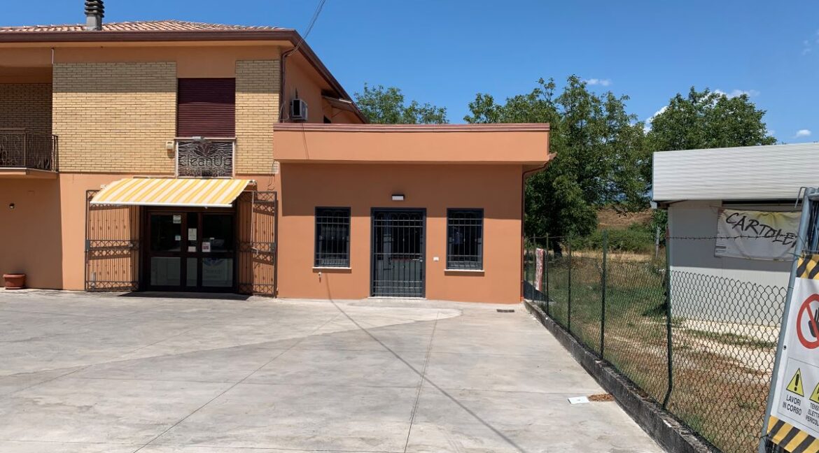 locazione-locale-commerciale-80-mq-supino-frosinone-4-strade-morolense-lepinia-immobiliare (13)