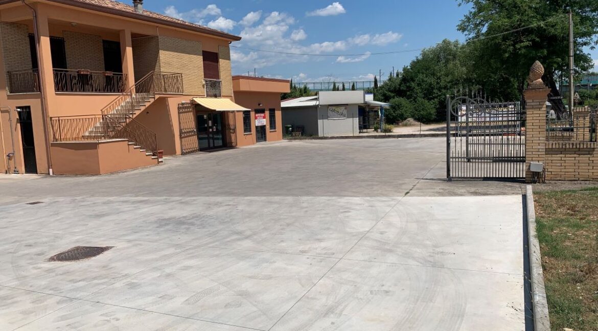 locazione-locale-commerciale-80-mq-supino-frosinone-4-strade-morolense-lepinia-immobiliare (23)