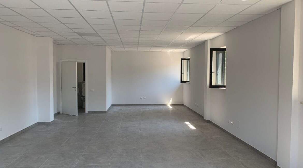 locazione-locale-commerciale-80-mq-supino-frosinone-4-strade-morolense-lepinia-immobiliare (3)