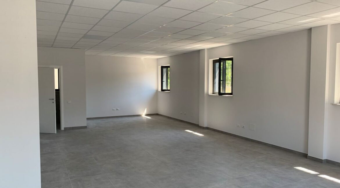 locazione-locale-commerciale-80-mq-supino-frosinone-4-strade-morolense-lepinia-immobiliare (4)