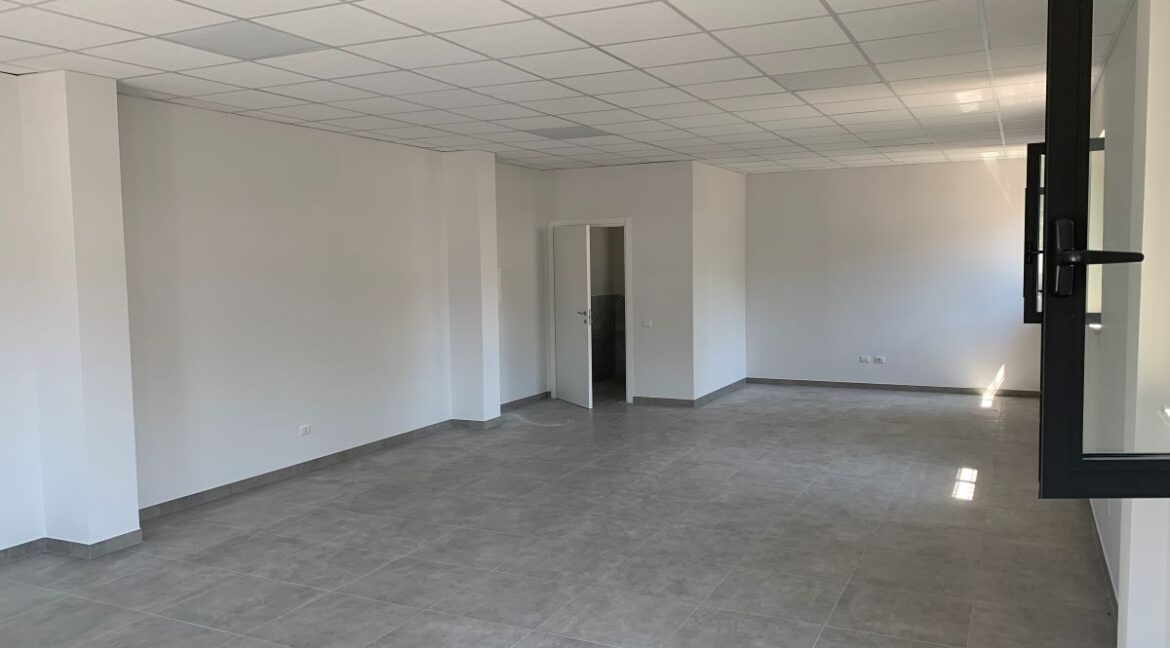 locazione-locale-commerciale-80-mq-supino-frosinone-4-strade-morolense-lepinia-immobiliare (5)