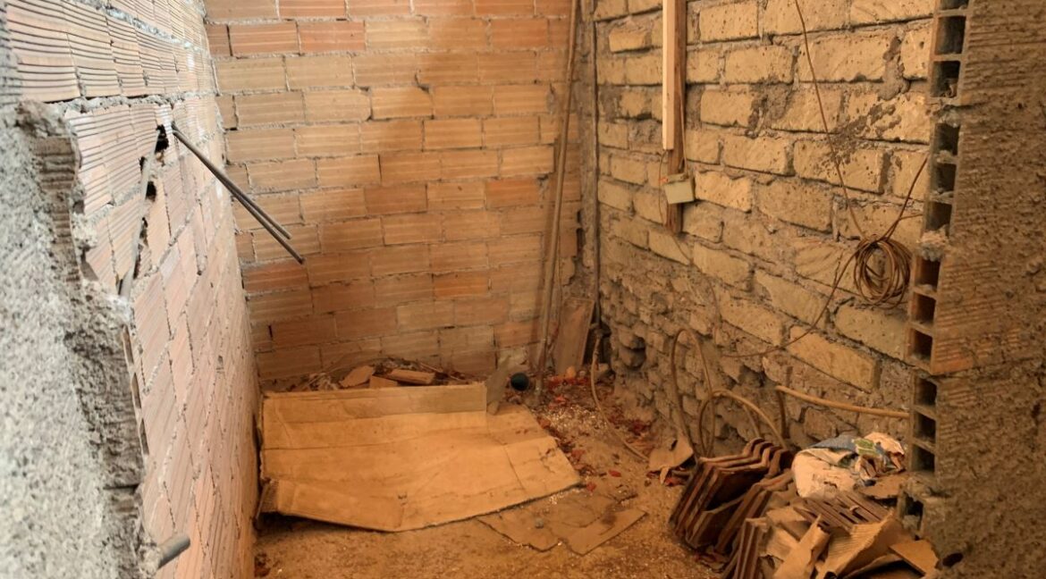 appartamento-al-grezzo-vendesi-centro-supino-lepinia-immobiliare- (48)